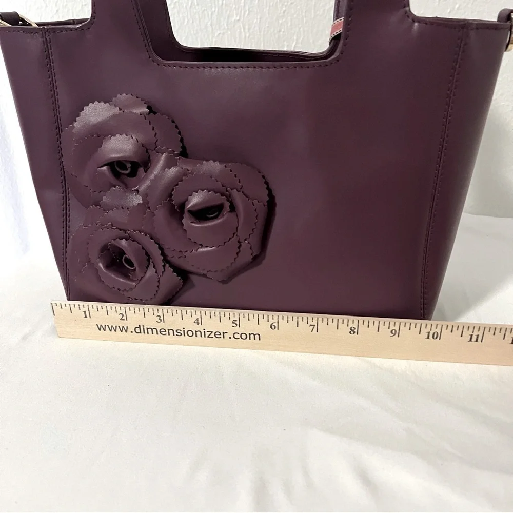 BTB Los Angeles Women’s Yasmin Small Tote Flower Details Flat Bottom Leather NWT